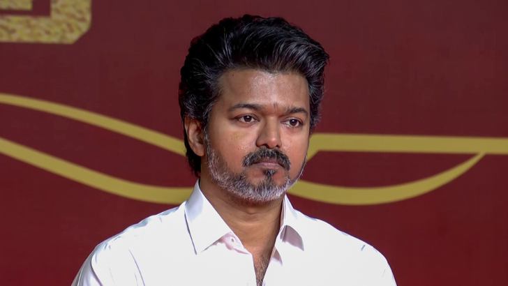 https://www.salarnews.in/public/uploads/images/newsimages/maannewsimage15112025_192402_Actor TVK Vijay.png